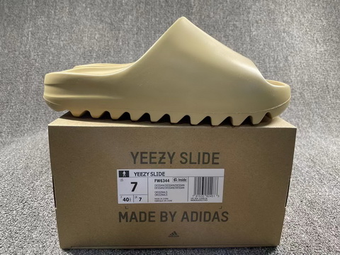 Yeezy Slide-10